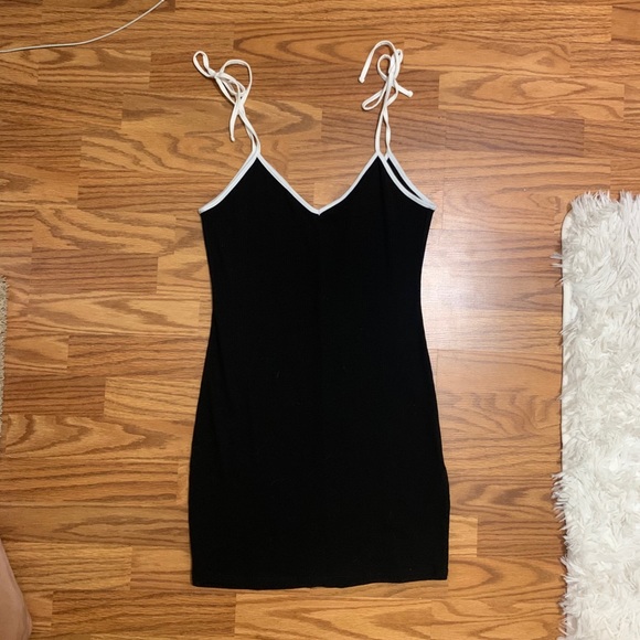 Forever 21 black dress - Picture 1 of 2